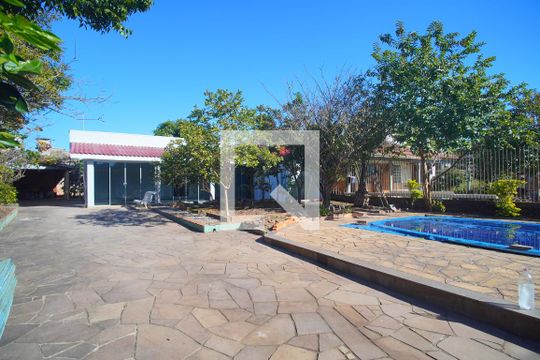 Quintal de casa à venda com 2 quartos, 70m² em Scharlau, São Leopoldo