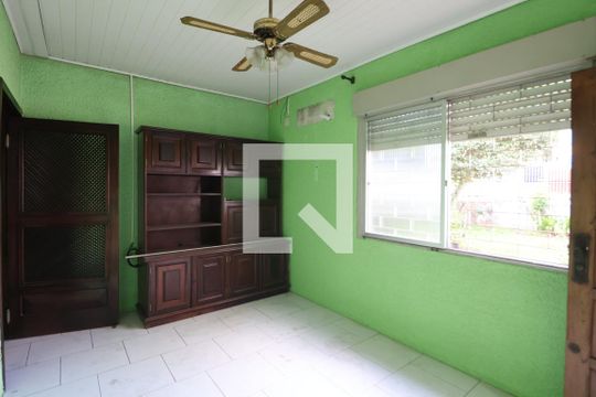 Casa à venda com 2 quartos, 101m² em Centro, Canoas