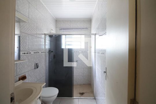 Banheiro de casa à venda com 2 quartos, 101m² em Centro, Canoas