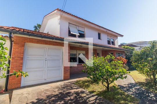 Fachada de casa à venda com 6 quartos, 320m² em Menino Deus, Porto Alegre