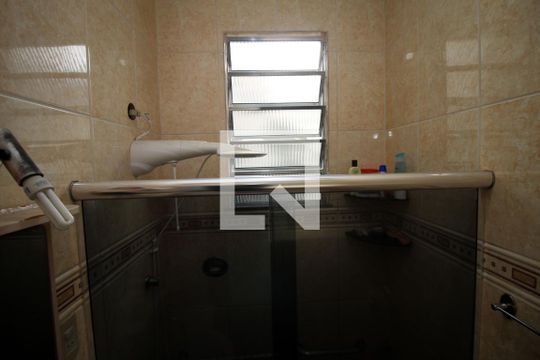 Banheiro de casa à venda com 2 quartos, 135m² em Irajá, Rio de Janeiro