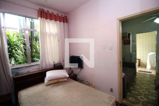 Quarto de casa à venda com 2 quartos, 135m² em Irajá, Rio de Janeiro