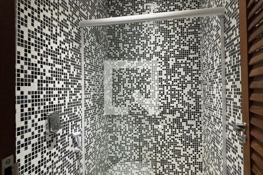Banheiro social de apartamento para alugar com 1 quarto, 30m² em Copacabana, Rio de Janeiro