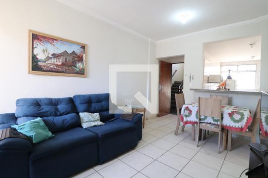 Sala de apartamento para alugar com 2 quartos, 58m² em Santa Mônica, Uberlândia