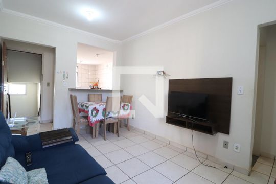 Sala de apartamento para alugar com 2 quartos, 58m² em Santa Mônica, Uberlândia