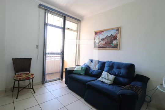 Sala de apartamento para alugar com 2 quartos, 58m² em Santa Mônica, Uberlândia