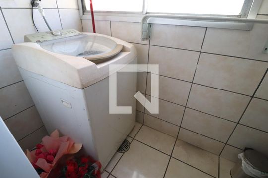 Área de Serviço de apartamento para alugar com 2 quartos, 58m² em Santa Mônica, Uberlândia