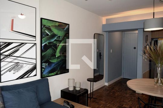 Sala de apartamento para alugar com 1 quarto, 50m² em Cerqueira César, São Paulo