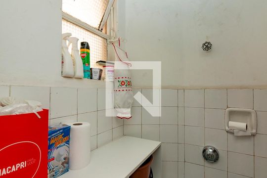 Banheiro de serviço de apartamento à venda com 2 quartos, 60m² em Nova Suíça, Belo Horizonte