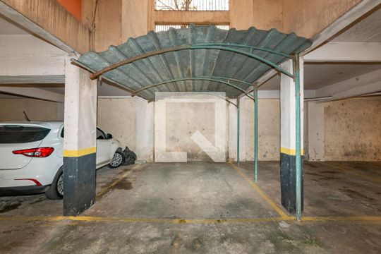 Garagem de apartamento à venda com 2 quartos, 60m² em Nova Suíça, Belo Horizonte