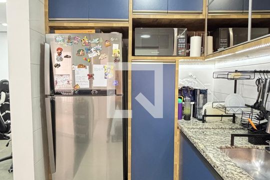 Cozinha de apartamento à venda com 3 quartos, 97m² em Vila Scarpelli, Santo André