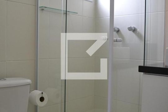 Banheiro da suíte de apartamento à venda com 3 quartos, 70m² em Vila Valparaíso, Santo André