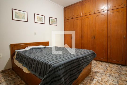 Suite 1 de casa à venda com 3 quartos, 128m² em Jardim Grimaldi, São Paulo