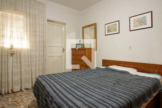 Suite 1 de casa à venda com 3 quartos, 128m² em Jardim Grimaldi, São Paulo