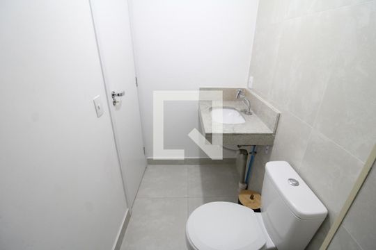 Banheiro de apartamento para alugar com 2 quartos, 47m² em Parque Mandaqui, São Paulo