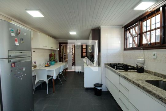 Cozinha de casa à venda com 4 quartos, 227m² em Jardim Dona Leopoldina, Porto Alegre