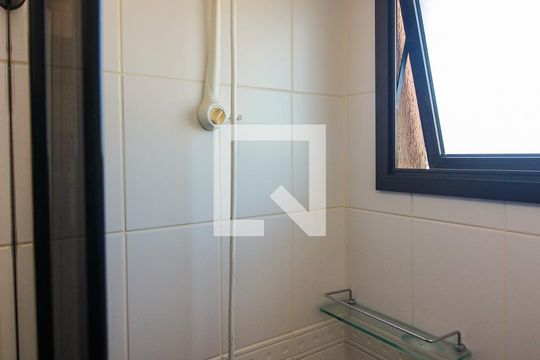 Banheiro Social de apartamento à venda com 2 quartos, 70m² em Menino Deus, Porto Alegre