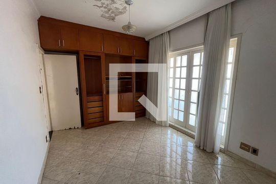 Casa para alugar com 4 quartos, 630m² em Fonte Grande, Contagem
