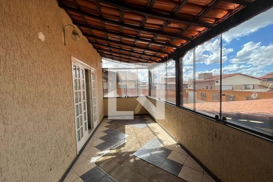 Casa para alugar com 4 quartos, 630m² em Fonte Grande, Contagem
