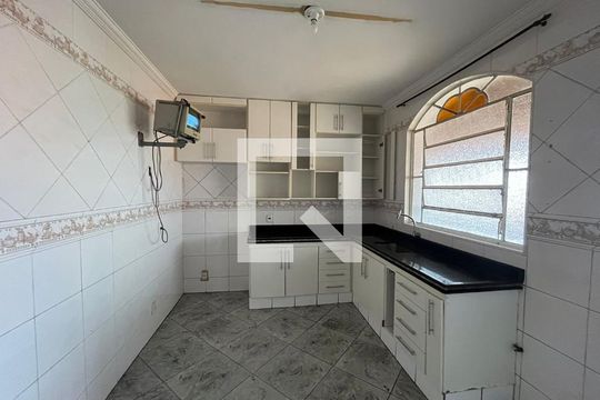 Casa para alugar com 4 quartos, 630m² em Fonte Grande, Contagem
