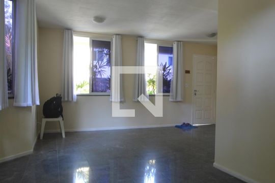 Sala de casa de condomínio à venda com 3 quartos, 112m² em Taquara, Rio de Janeiro