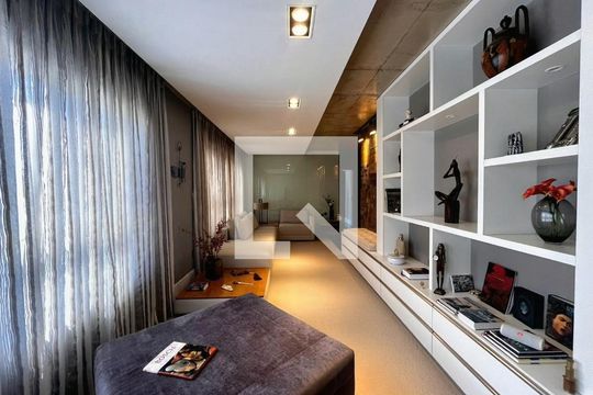 Apartamento à venda com 2 quartos, 140m² em Cambuí, Campinas