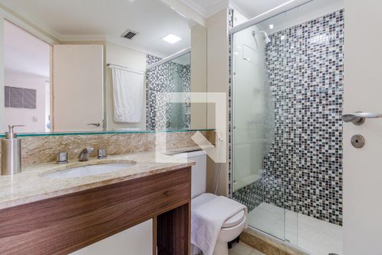 Banheiro de kitnet/studio à venda com 1 quarto, 30m² em Cerqueira César, São Paulo