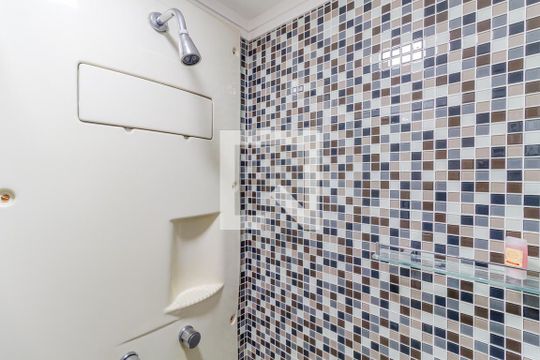 Banheiro de kitnet/studio à venda com 1 quarto, 30m² em Cerqueira César, São Paulo