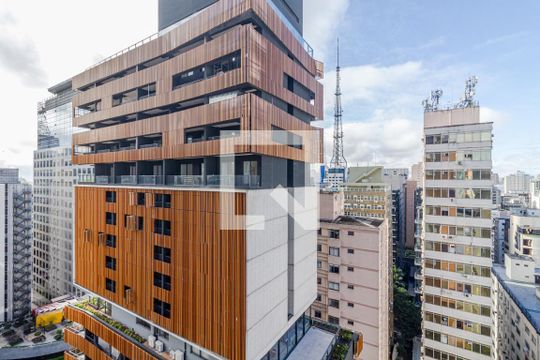Vista de kitnet/studio à venda com 1 quarto, 30m² em Cerqueira César, São Paulo