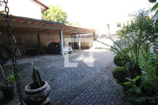 Garagem de casa à venda com 3 quartos, 160m² em City Bussocaba, Osasco