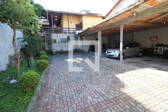 Garagem de casa à venda com 3 quartos, 160m² em City Bussocaba, Osasco