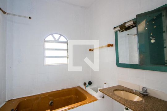 Banheiro de casa à venda com 1 quarto, 75m² em Vila Junqueira, Santo André