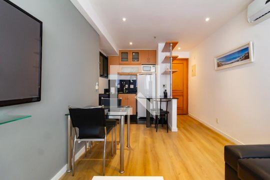 Sala de apartamento à venda com 1 quarto, 45m² em Ipanema, Rio de Janeiro