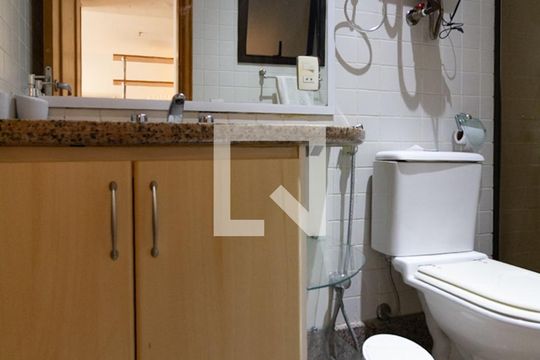 Banheiro Social de apartamento à venda com 1 quarto, 45m² em Ipanema, Rio de Janeiro