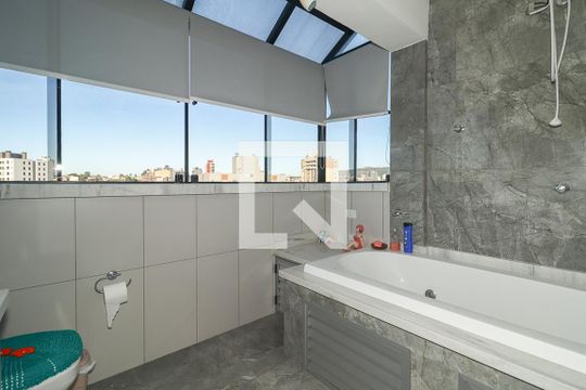 Banheiro 2  de apartamento à venda com 3 quartos, 155m² em Jardim Itu, Porto Alegre