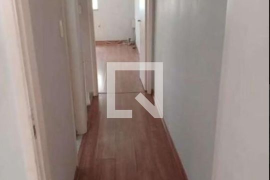 Corredor de casa para alugar com 2 quartos, 300m² em Cidade Mãe do Céu, São Paulo