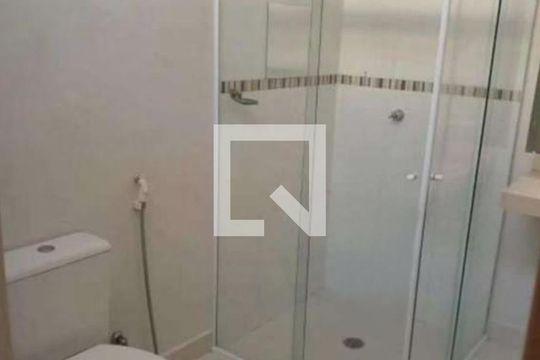 Banheiro de casa para alugar com 2 quartos, 300m² em Cidade Mãe do Céu, São Paulo