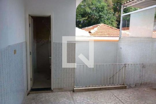 Quintal de casa para alugar com 2 quartos, 300m² em Cidade Mãe do Céu, São Paulo