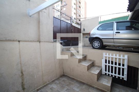 Garagem de casa à venda com 2 quartos, 300m² em Vila Santa Maria, São Paulo