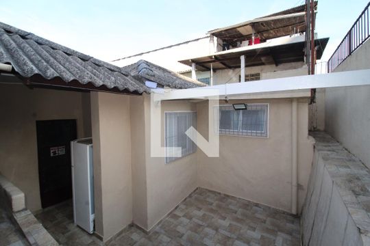 Garagem de casa à venda com 2 quartos, 300m² em Vila Santa Maria, São Paulo