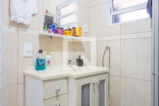 Banheiro de casa à venda com 2 quartos, 220m² em Vila Yara, Osasco