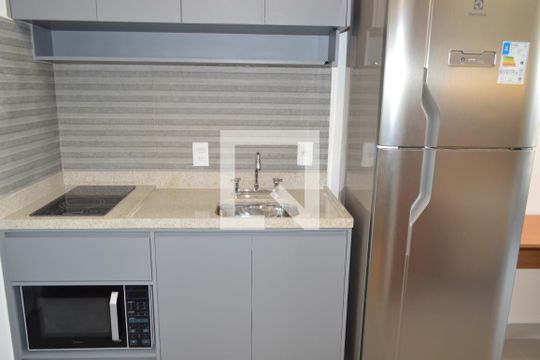 Cozinha de apartamento para alugar com 1 quarto, 30m² em Vila Mariana, São Paulo