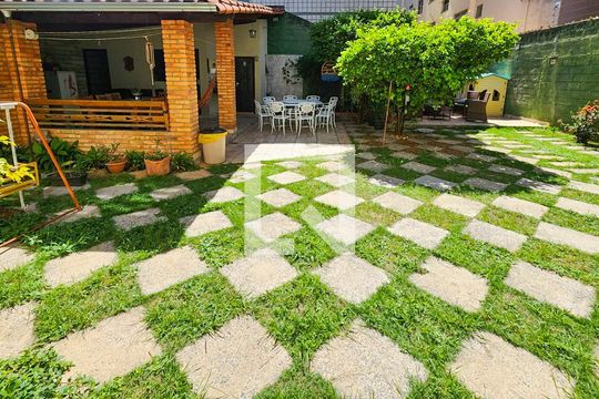 Area comum de casa à venda com 4 quartos, 250m² em Castelo, Belo Horizonte