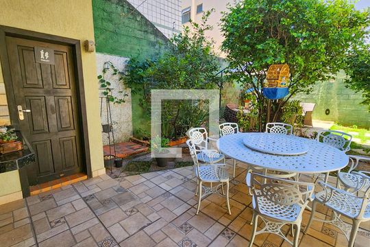 Area comum de casa à venda com 4 quartos, 250m² em Castelo, Belo Horizonte