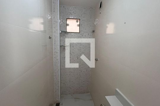 Banheiro de kitnet/studio à venda com 1 quarto, 15m² em Recreio dos Bandeirantes, Rio de Janeiro