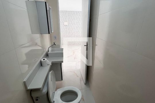 Banheiro de kitnet/studio à venda com 1 quarto, 15m² em Recreio dos Bandeirantes, Rio de Janeiro