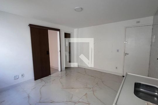 Sala de kitnet/studio à venda com 1 quarto, 15m² em Recreio dos Bandeirantes, Rio de Janeiro