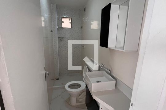 Banheiro de kitnet/studio à venda com 1 quarto, 15m² em Recreio dos Bandeirantes, Rio de Janeiro