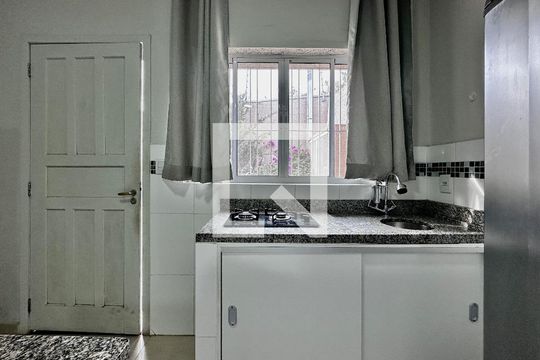 Cozinha de kitnet/studio para alugar com 1 quarto, 22m² em Campo Belo, São Paulo