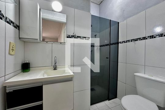 Banheiro de kitnet/studio para alugar com 1 quarto, 22m² em Campo Belo, São Paulo